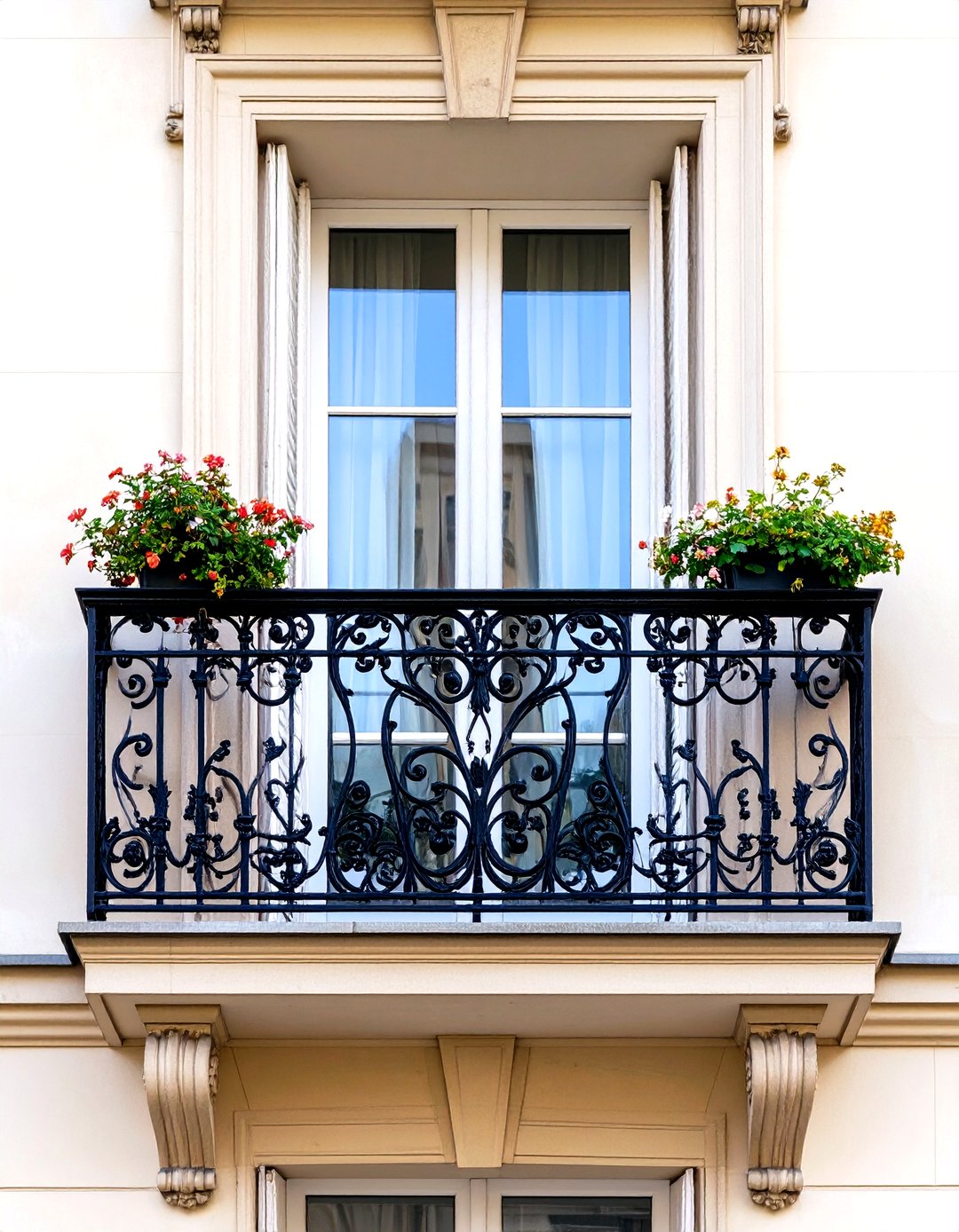 24 Wrought Iron Balcony Railing Design Ideas for Patios - Too Much Time